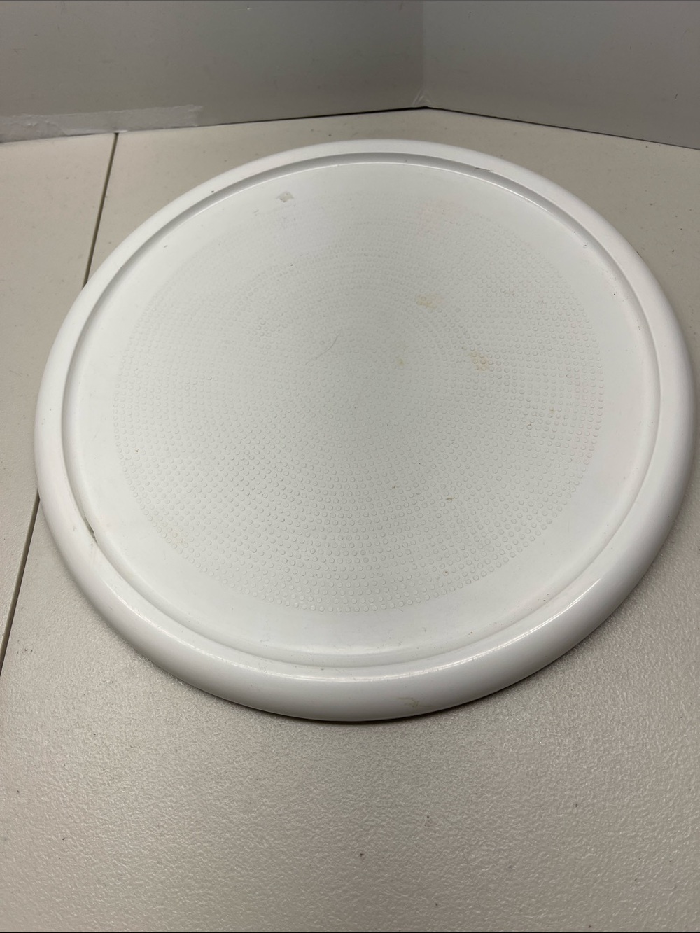 Rubbermaid Lazy Susan 14”Turntable Round White. Model 293A